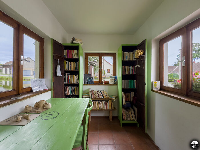 In A Bookworm&rsquo;s Paradise: A Cozy Neighborhood Library In The Czech Republic