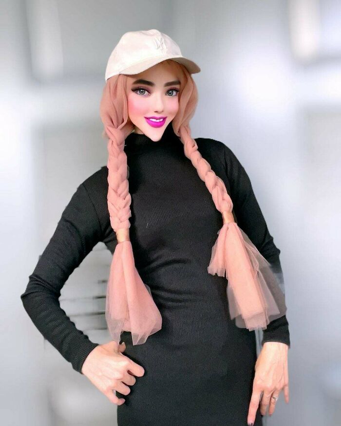 Esta tipa me sale todo el rato