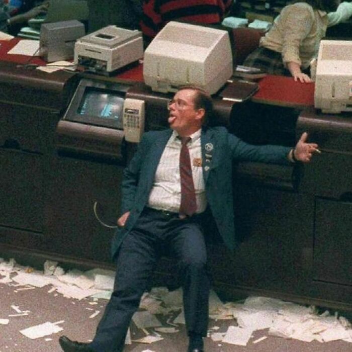Déjà Vu All Over Again… Image From “Black Monday” One Of The Worst Stock Market Crashes In History That Happened In 1987