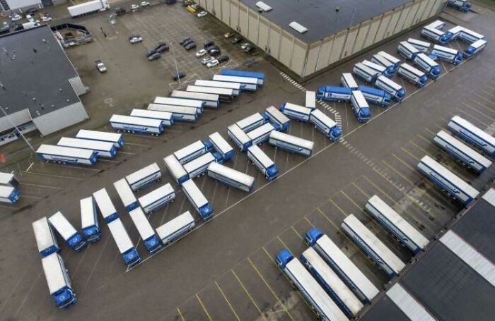 New Zealand Trucking Company Goes All Out For Their Christmas Card Photo