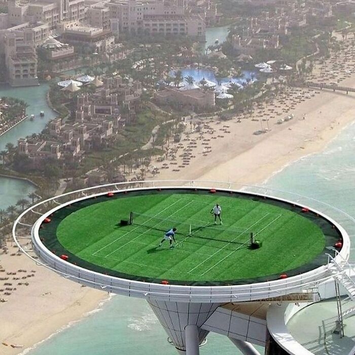 Roger Federer And Andre Agassi’s Exhibition Match On Top Of The Burj Al Arab