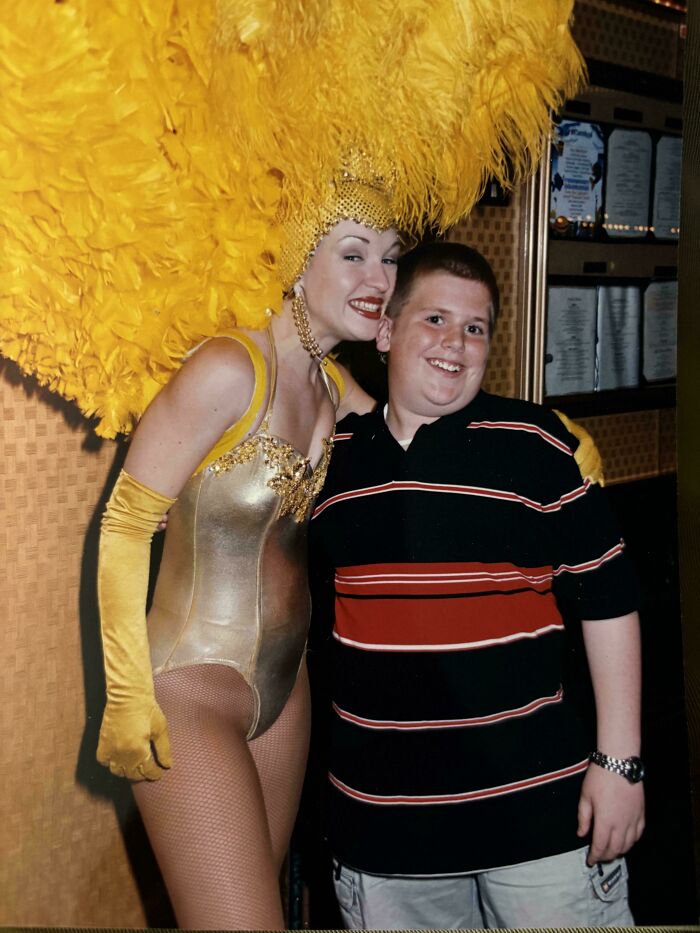 My Fiancé Saw This Picture My Parents Took Of Me On A Cruise Ship And Laughed Until She Cried