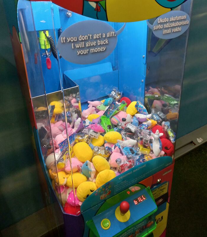 This Claw Machine At A Restaurant Kids Play Area Gives You Your Money Back If You Don't Receive An Item