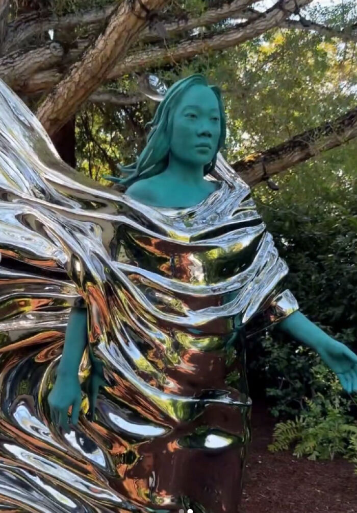 &ldquo;Husbands Everywhere Are Shaking&rdquo;: Mark Zuckerberg Puts Giant Statue Of Wife In Their Garden