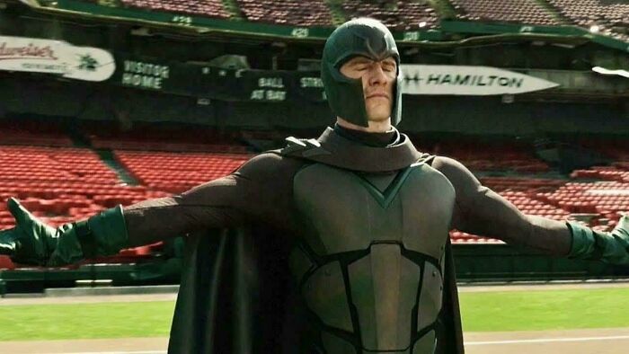 In X-Men: Days Of The Future Past (2014), The Entire Scene Of Magneto Lifting A Stadium Was Accomplished Using Vfx, As Michael Fassbender Isn't Capable Of Controlling Metal In Real Life