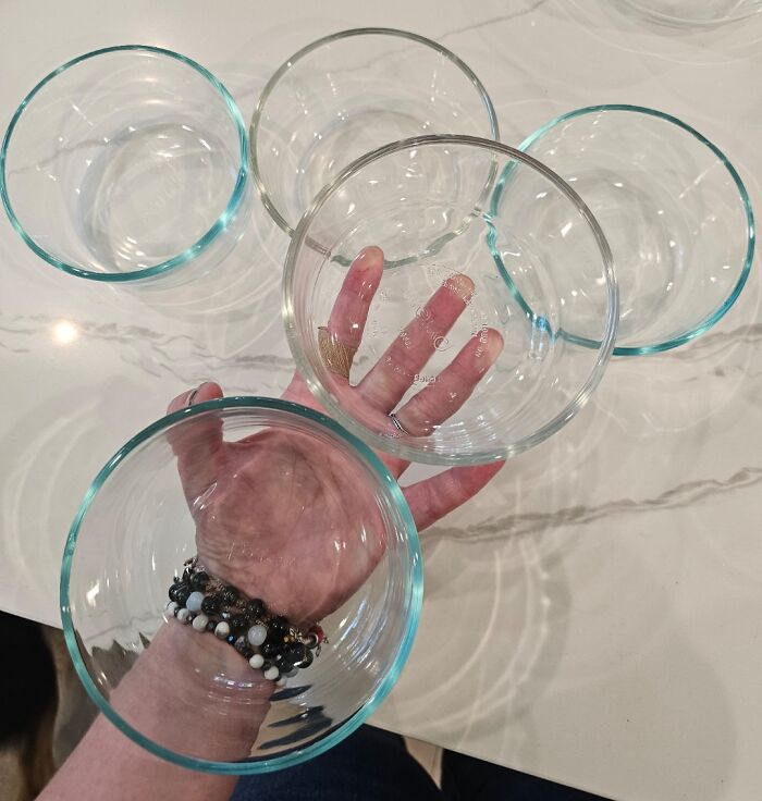 My Pyrex Dishes From The Same Set, All The Same Size Made In USA Are Different "Colors" Of Glass