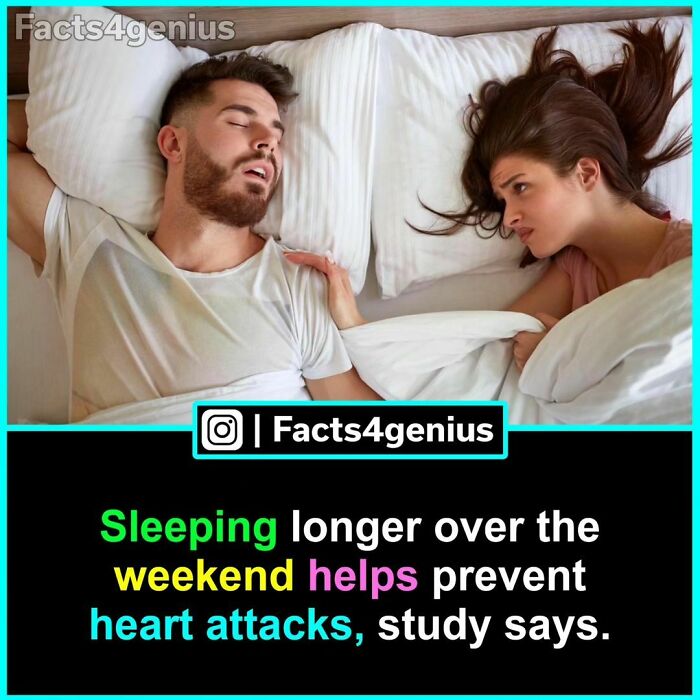 A couple in bed, discussing sleep habits; text on image highlights health benefits of weekend sleep.