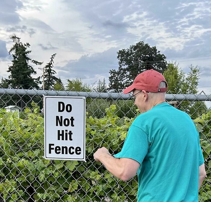 I Drop Bossy Signs Like Sucker MCs