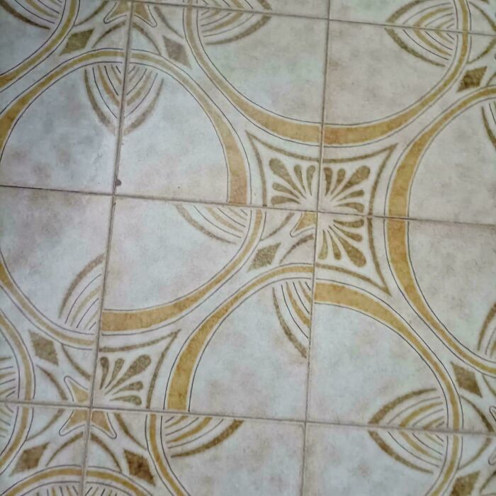 Very Tacky, Very Tacky