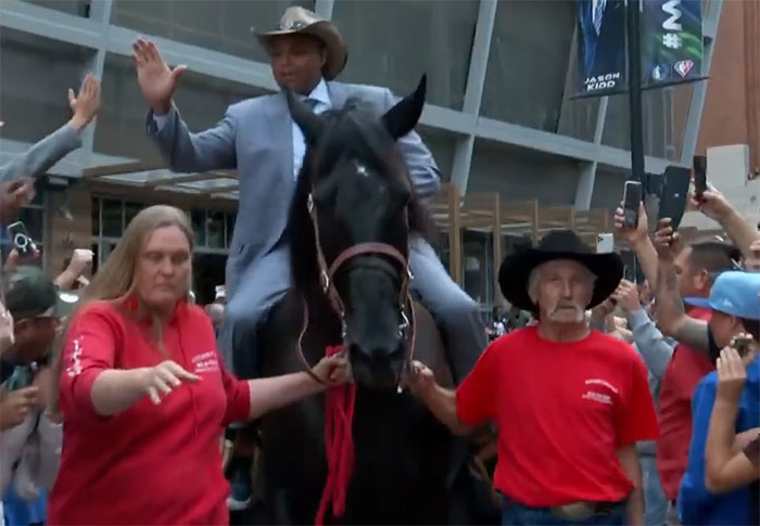 &ldquo;That&rsquo;s All I Was Concerned With&rdquo;: Charles Barkley Declines A Massive Deal So Coworkers Get Paid