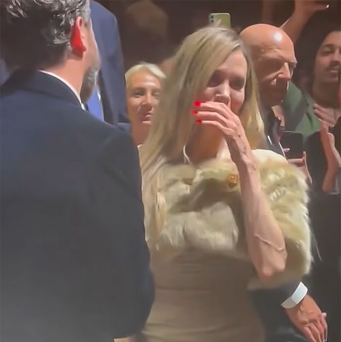 People Praise Angelina Jolie For 8 Minutes In Venice, Leaving The &ldquo;Maria&rdquo; Actress In Tears