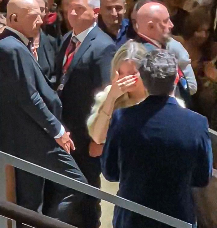 People Praise Angelina Jolie For 8 Minutes In Venice, Leaving The &ldquo;Maria&rdquo; Actress In Tears