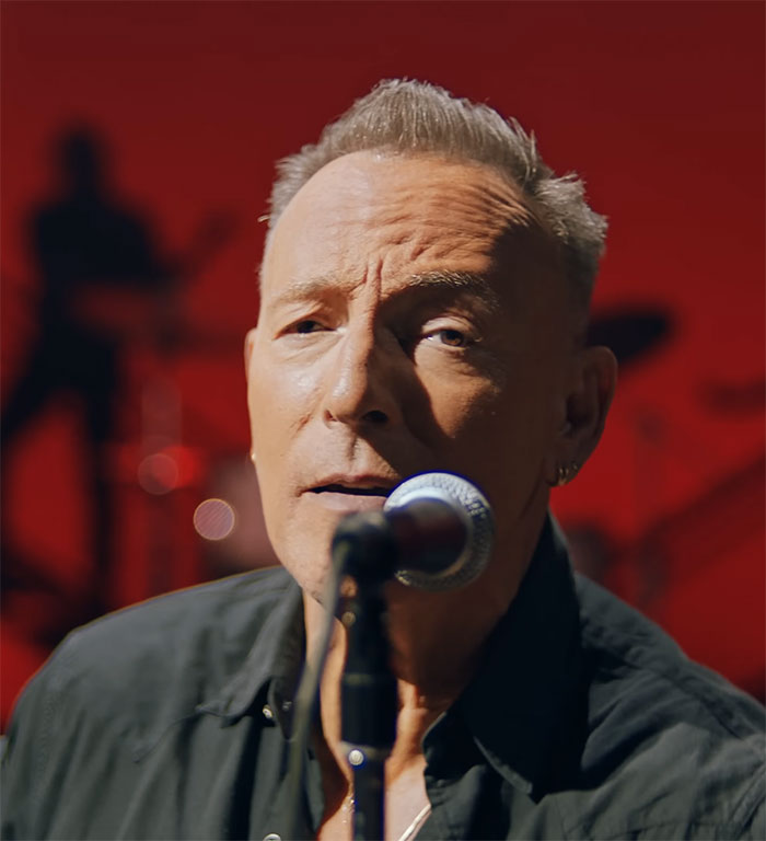 &ldquo;Offensively Hot&rdquo; Calvin Klein Underwear Campaign Features Jeremy Allen White Wet By The Pool