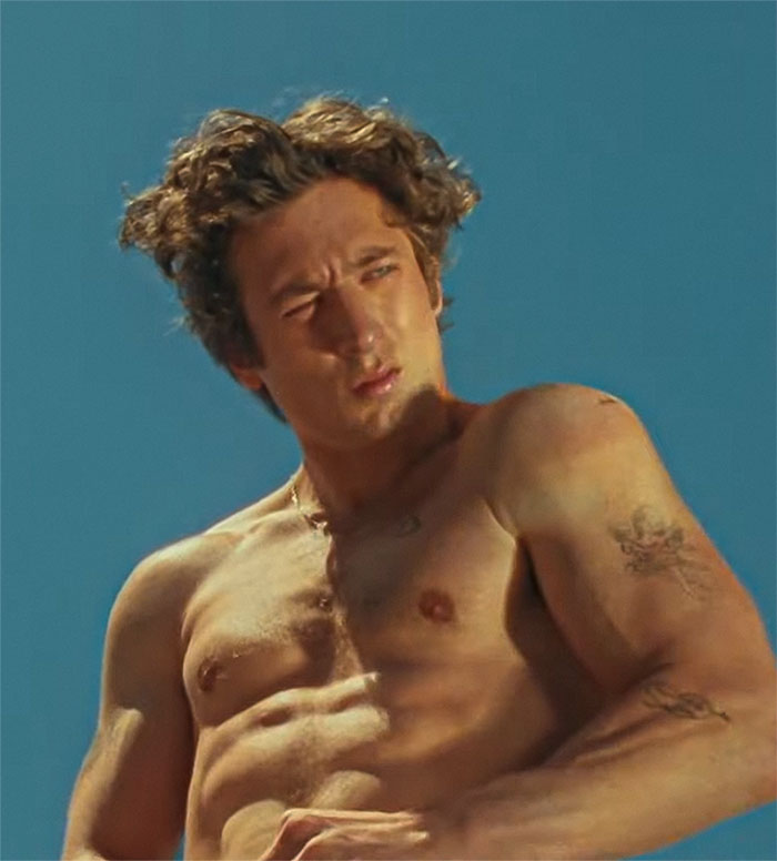 &ldquo;Offensively Hot&rdquo; Calvin Klein Underwear Campaign Features Jeremy Allen White Wet By The Pool