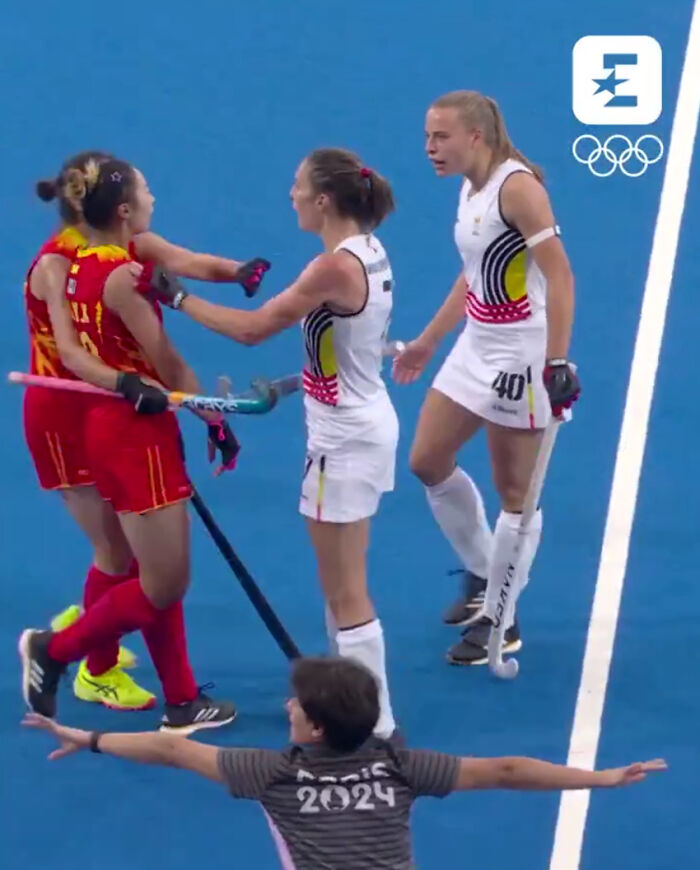 Fans Say “China Had To Be Disqualified” After Mass Brawl Erupts On Olympic Hockey Field Fans Say “China Had To Be Disqualified” After Mass Brawl Erupts On Olympic Hockey Field