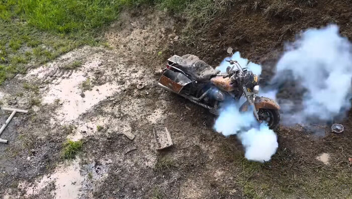 “Biggest Crybaby Fit”: Man Blows Up His Harley-Davidson Motorcycle Because Brand Has Gone “Woke” “Biggest Crybaby Fit”: Man Blows Up His Harley-Davidson Motorcycle Because Brand Has Gone “Woke”