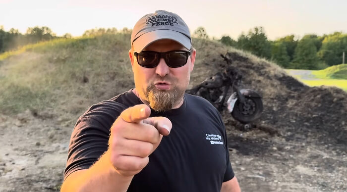 “Biggest Crybaby Fit”: Man Blows Up His Harley-Davidson Motorcycle Because Brand Has Gone “Woke” “Biggest Crybaby Fit”: Man Blows Up His Harley-Davidson Motorcycle Because Brand Has Gone “Woke”