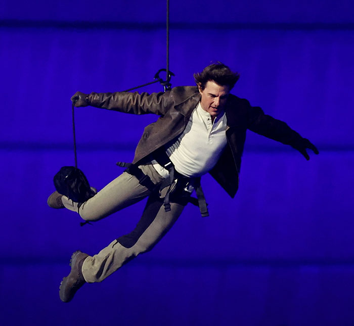 Tom Cruise’s Olympics Stunt Overshadowed By His “New Face” Tom Cruise’s Olympics Stunt Overshadowed By His “New Face”