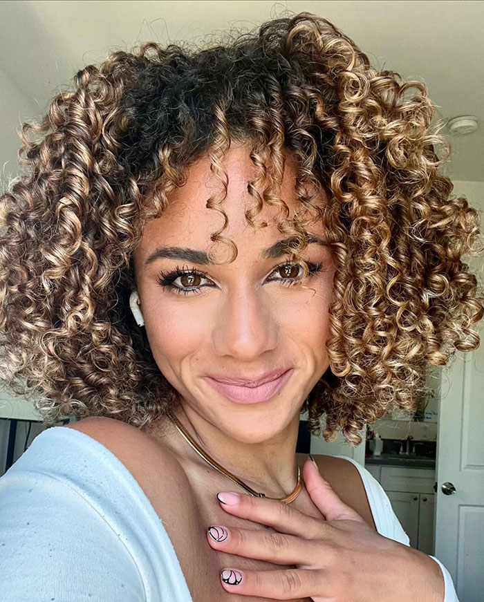 Artistic Swimmers Share The &ldquo;Painful&rdquo; Hair Routine To Beautify Their Olympic Games Routines