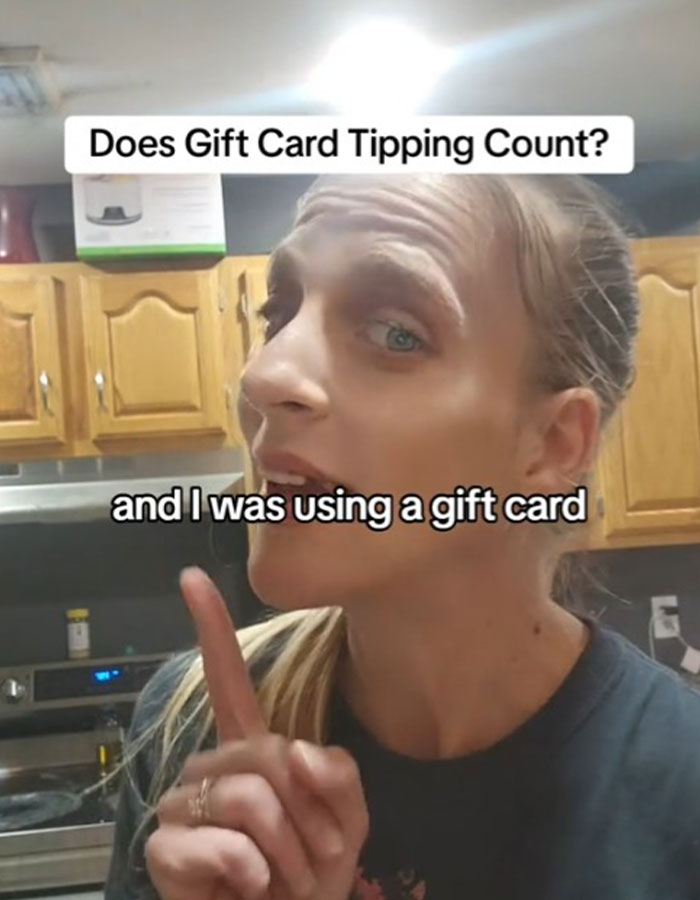 &ldquo;Tipping Is Out Of Control&rdquo;: Waitress Rejects 35% Gift Card Tip, Leaving Customer Confused
