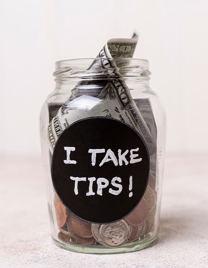 &ldquo;Tipping Is Out Of Control&rdquo;: Waitress Rejects 35% Gift Card Tip, Leaving Customer Confused