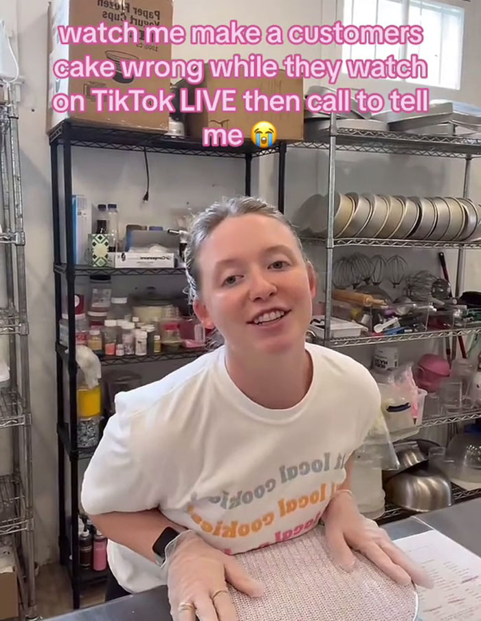 TikToker Snags Over 13M Views After Her Live Cake Decoration Gets Corrected By The Watching Client 