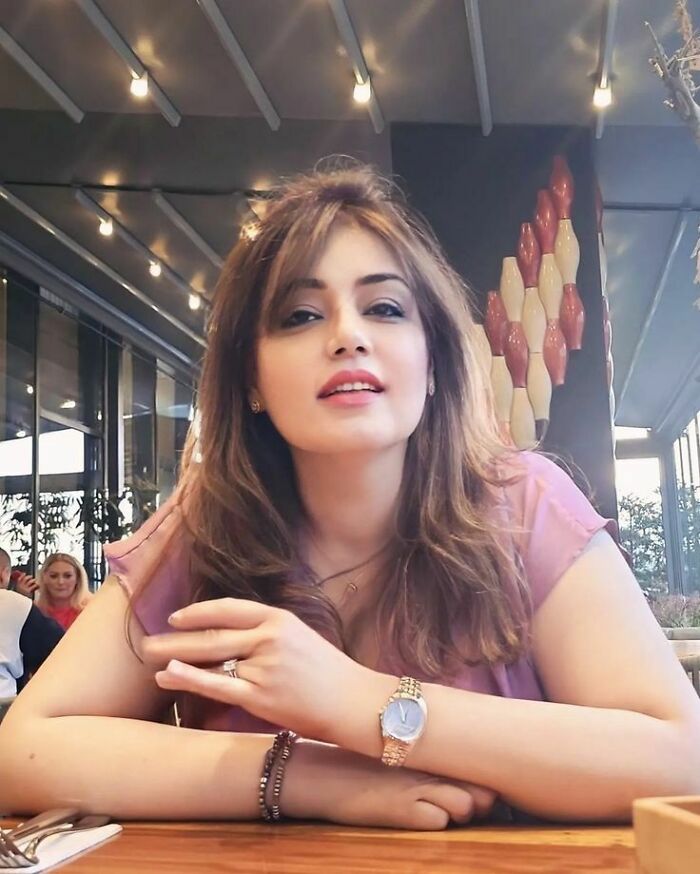 40 Examples Of Beauty Salons Doing People Dirty