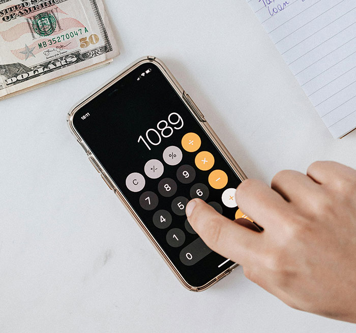 Couple&rsquo;s Bizarre Requests And Inappropriate Pre-Wedding Cards Upset Family And Guests