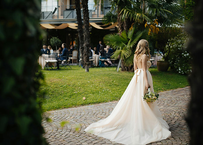 Parents Spoiled Adoptive Daughter More Than Bio One, She Doesn&rsquo;t Let That Happen At Her Wedding