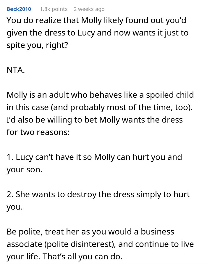 Stepdaughter Insults Woman's Wedding Dress, Creates Drama After She Gives It To Future DIL Stepdaughter Insults Woman's Wedding Dress, Creates Drama After She Gives It To Future DIL