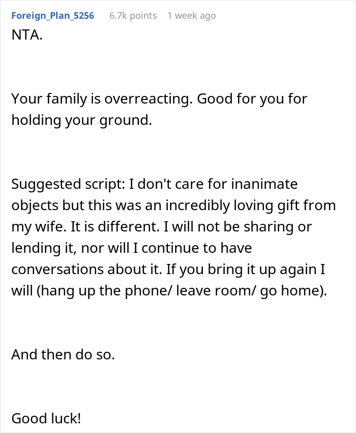 "Hide Your Dress, Please": Folks Shocked By Woman Demanding Sis Let Her Borrow Custom Wedding Dress 