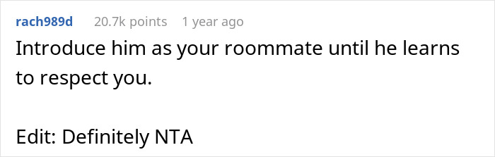 Husband Keeps Introducing Woman As Aquarium Guide Instead Of Marine Biologist, She’s Had Enough Husband Keeps Introducing Woman As Aquarium Guide Instead Of Marine Biologist, She’s Had Enough