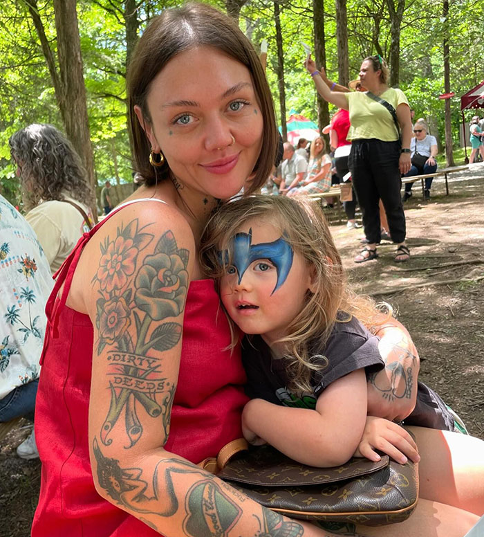 Elle King Blasts Dad Rob Schneider As She Shares Details About Their “Toxic Relationship” Elle King Blasts Dad Rob Schneider As She Shares Details About Their “Toxic Relationship”