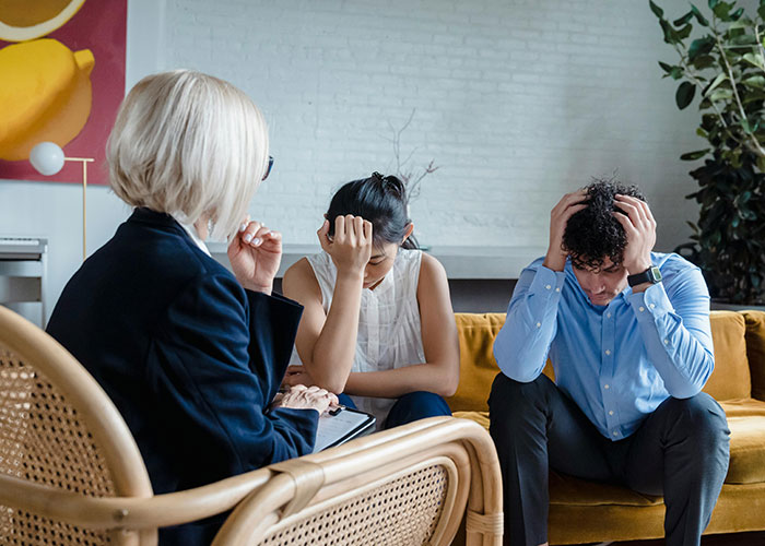 Man Jumps Straight To Divorce The Day His Wife Secretly Quits Her Job To Be A SAHM Man Jumps Straight To Divorce The Day His Wife Secretly Quits Her Job To Be A SAHM