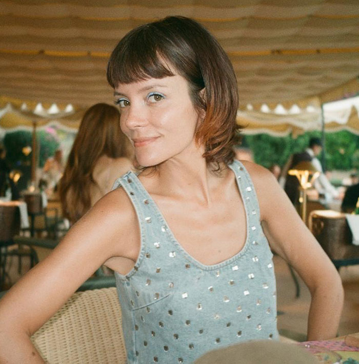 Lily Allen Refuses To Back Down After Receiving Backlash For &ldquo;Dumping&rdquo; Dog That Ate Her Passport