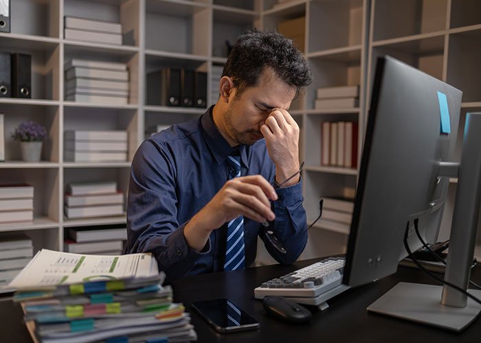 Overconfident Guy Lies His Way Into A High-Paying VP Role, Realizes He&rsquo;s Screwed