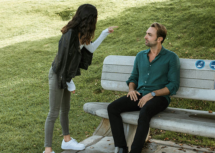 Man Chooses Mom Over Wife And Their Daughter, Makes Wife Seriously Question Their Future Man Chooses Mom Over Wife And Their Daughter, Makes Wife Seriously Question Their Future