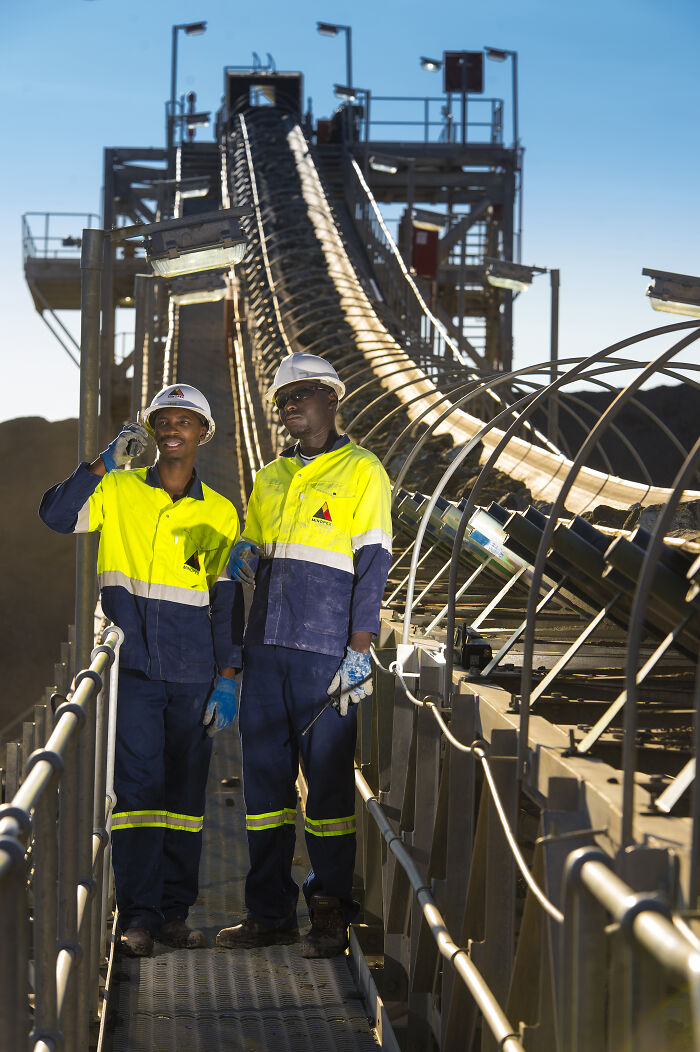 Miners Find The Second Biggest Diamond Ever And It&rsquo;s 2,492 Carats, People Are Amazed