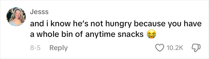 Mom Stands Her Ground As Hungry Toddler Tries To Steal Her Lunch, But She Refuses To Share Mom Stands Her Ground As Hungry Toddler Tries To Steal Her Lunch, But She Refuses To Share
