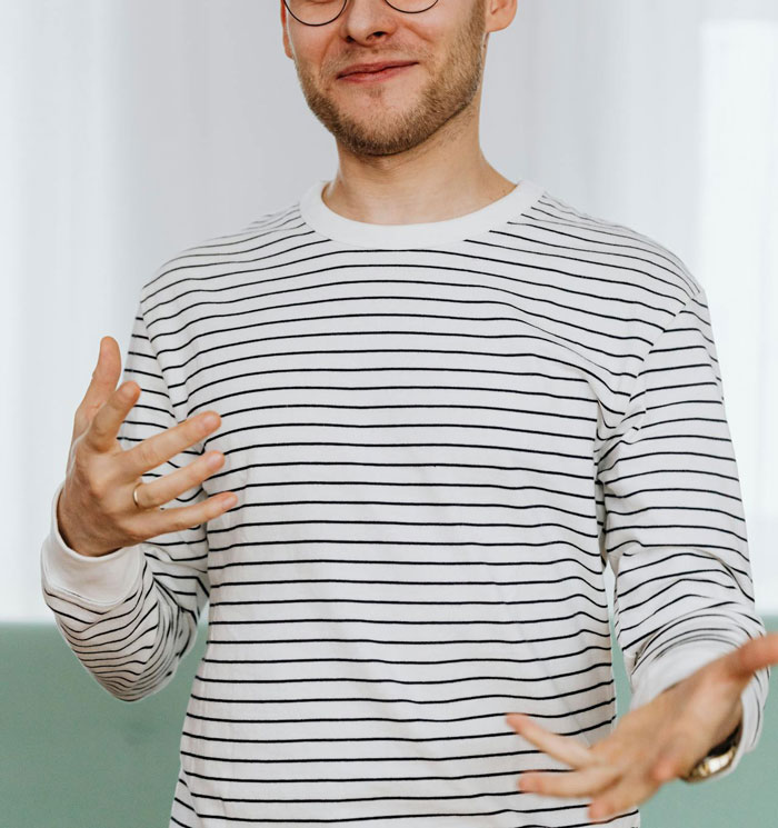 Karen Throws A Raging Fit Over Neighbor&rsquo;s New Fence, Regrets It After Losing 800 Sq Ft Of Their Yard