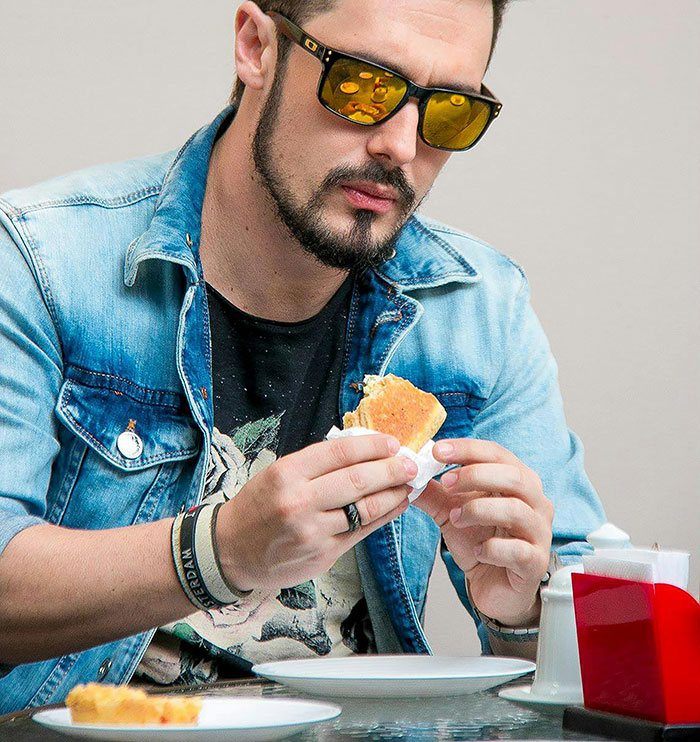 30 Culture Shocks That People Didn’t Expect As They Turned From Poor To Rich