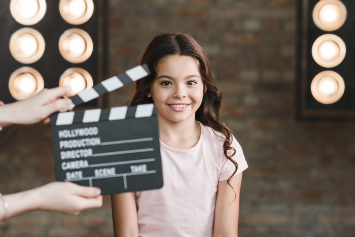 Person Goes Viral For Showing The Most Famous Reality TV Shows' Tricks, Sparks Discussion Online Person Goes Viral For Showing The Most Famous Reality TV Shows' Tricks, Sparks Discussion Online