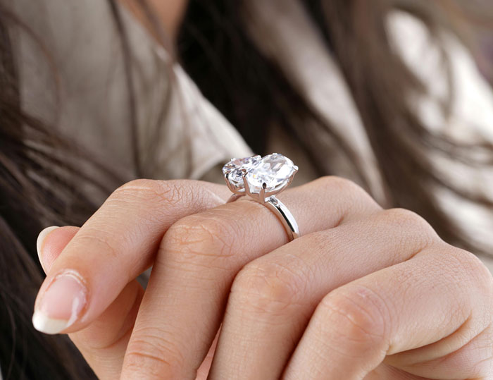 Bride-To-Be Wants Stepsister&rsquo;s Heirloom Diamond For Engagement Ring, But Grandpa Says &ldquo;No Way&rdquo;