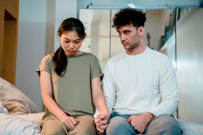 Lady Changes Birth Name At 22 To Forget The Past, BF Finds Out And Starts Using It, She Dumps Him Lady Changes Birth Name At 22 To Forget The Past, BF Finds Out And Starts Using It, She Dumps Him