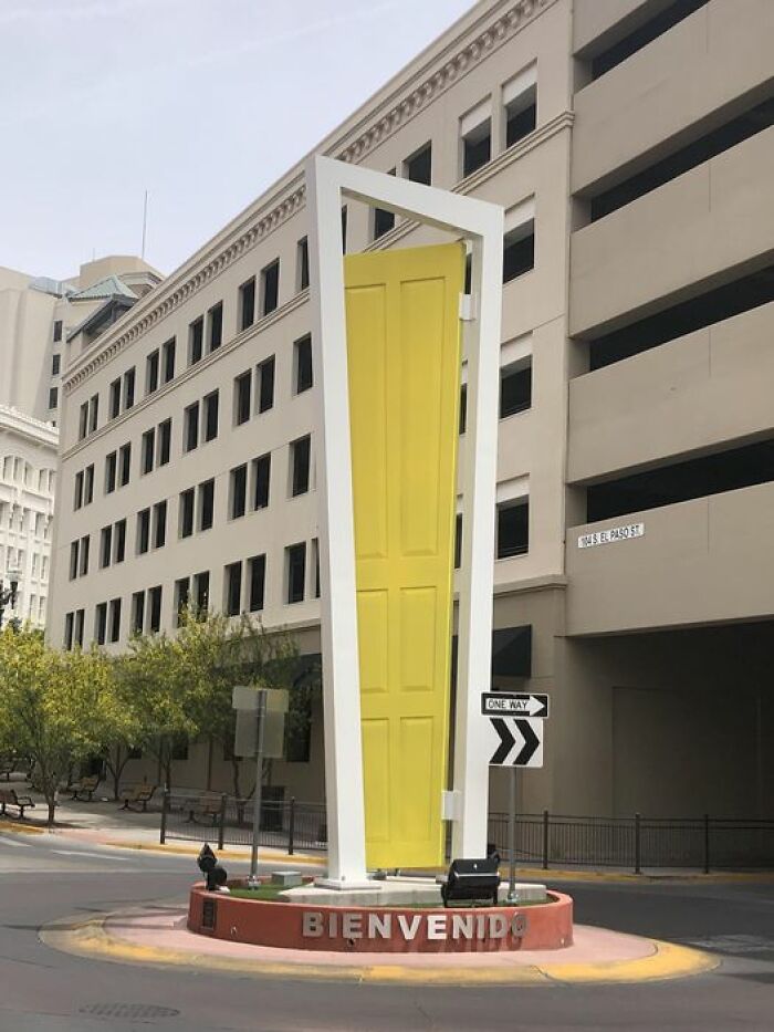 El Paso TX, A Door For Very Big People