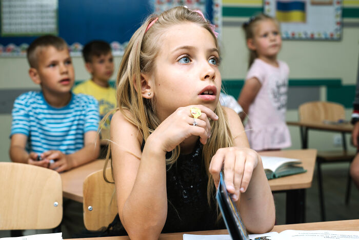 Boy Has Been Close To Girl For 5 Years, Their Friendship Ends Overnight At The Age Of 10 At School Boy Has Been Close To Girl For 5 Years, Their Friendship Ends Overnight At The Age Of 10 At School