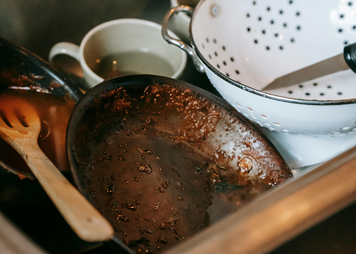 &ldquo;She Packed A Bag&rdquo;: Man Blows Off Wife&rsquo;s Cleaning Demands, She Finally Loses It