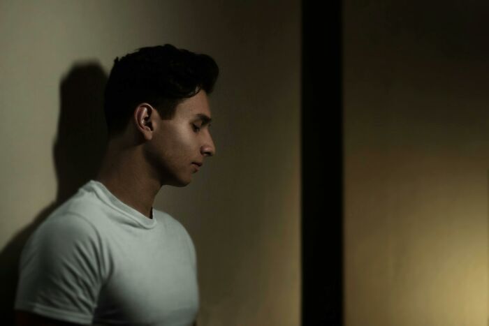 25 “Straight Male” Quirks That Make Gay Men Say, “Really?”