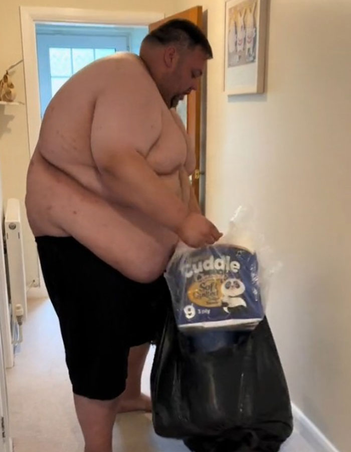 “You're Jealous": Overweight Actor Trolled For His Attractive Wife Slams Haters “You're Jealous": Overweight Actor Trolled For His Attractive Wife Slams Haters