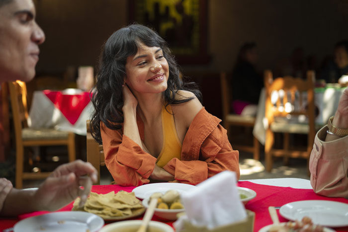 First Date Almost Turns Into An Arranged Marriage Interview After Woman Shows Up With Her Parents